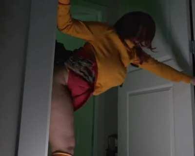 Velma gets caught by a monster (bightittygothegg) [Scooby-Doo]