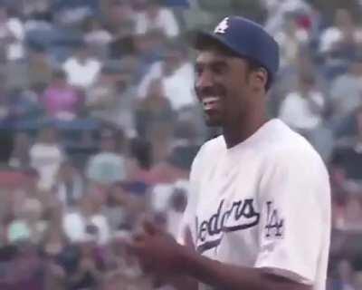 Kobe Bryant throws out the first pitch for the Dodgers