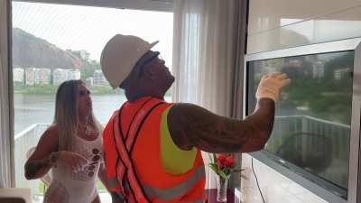 The guy that come to fix my air conditioner fuck me and my hot blond friend with my hot trans friend.