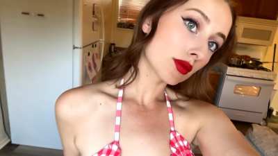 All dolled up just to go tanning ☀️