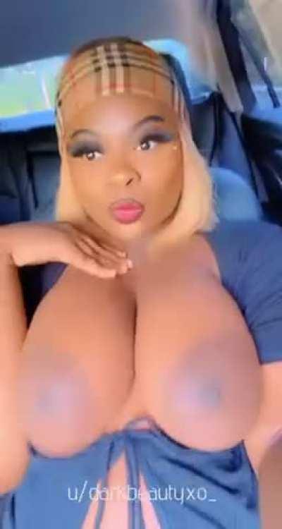 say hey if I can pull up on you like this 🥵🤗