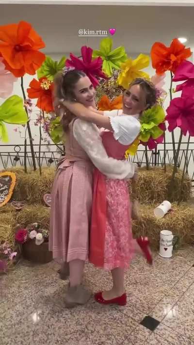 Leakatharinamaria and sister