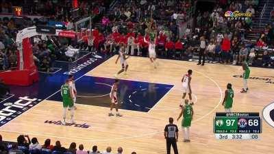 [Highlight] Jayson Tatum hit bangs 3 point triple giving the Celtics a 100-68 lead over the Wizards!