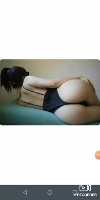 No pude subir las fotos pero ahi puede pausar y sacar captura.denada bros