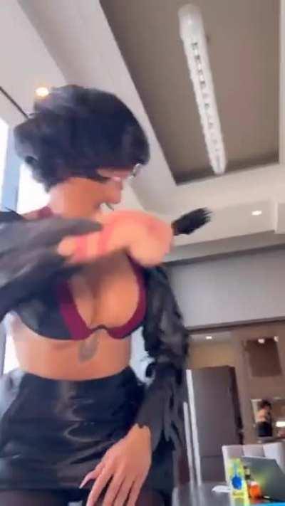 NIKITA DRAGUN 🖤❤️🖤 YUMMY EDNA 🖤❤️🖤