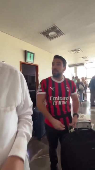 El altercado entre la familia de Calderón y el simio vividor de Noroña desde otra perspectiva. No importa desde donde se vea, siempre queda como pendejo el 🐵🦁