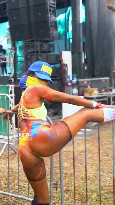 Event-  #paintopiaHost- @redantzmiamijouvert @dj_sinistarDancer- @bajan_euphoria #fete  #soca   #fetelife  #islander #caribbean  #caribbeanculture #MiamiSocaWeekend#Tanlines #MSW #redantzmiamijouvert #tanline