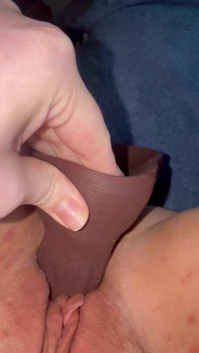 trying my new dildo 🙈