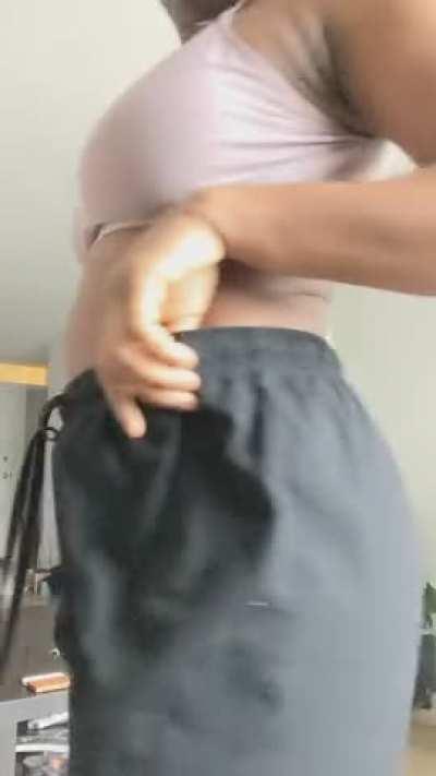 Finally home for the weekend! Wanna come hang out? 🥰