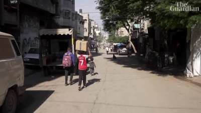 Gaza humanitarian aid trickles in as ceasefire comes into effect