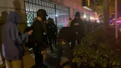 Portland/Vancouver BLM fight some passing locals a few hours ago [@NDpendentPDX]