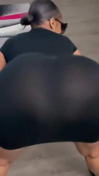 Dress Can’t Hold Her