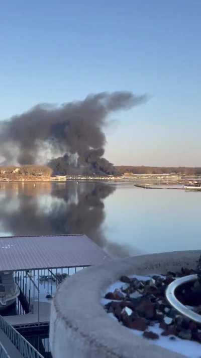 Docked boats catch fire on Oklahoma's Grand Lake - January 18, 2024