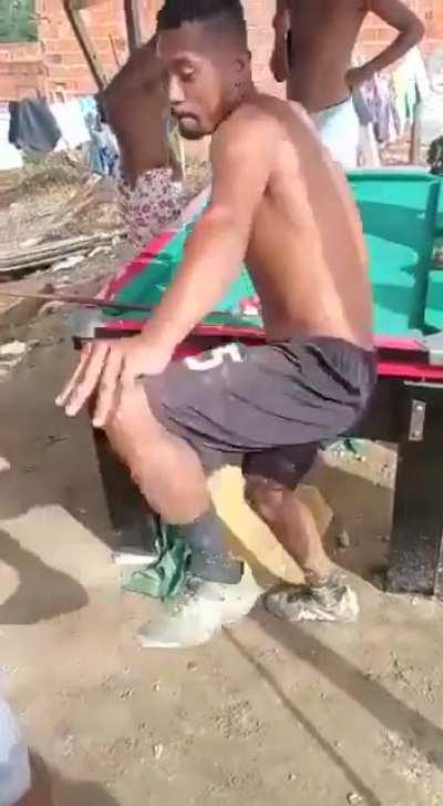 o cu do cara mastiga