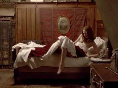 Evan Rachel Wood walking around naked showing off her tight body makes me so horny & hard.