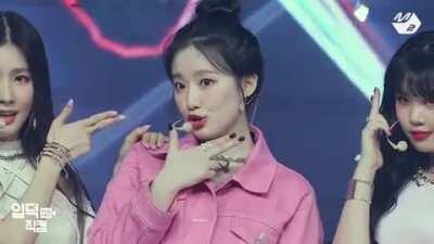 Cute and Confused Shuhua ( ft. Miyeon and Soojin )