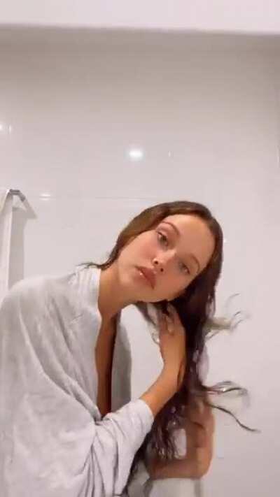 Hair Tips and Nip Slips with Isabelle