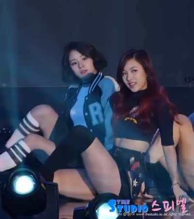 151206 - Stunning Mina performing Candy boy