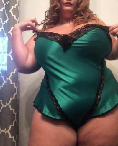 Natural tits and vintage lingerie 🖤