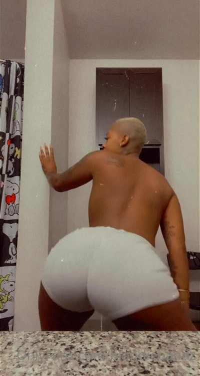 Mmm, love those 😈beautiful boobies!💦