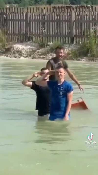 This is more sadder then the Titanic itself 😔