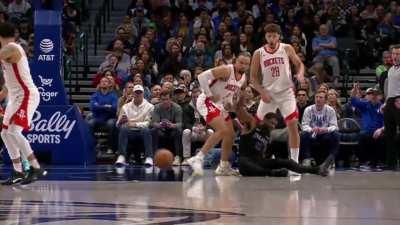 [Highlight] Dillon Brooks gets called for a foul on an obvious Kyrie Irving flop. Scott Foster upolds the call after a Rockets challenge.