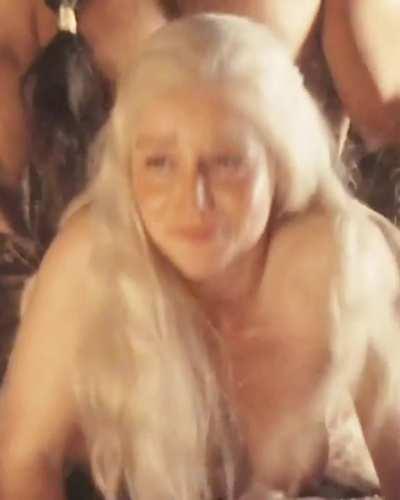 I could watch Emilia Clarke’s tits and little belly jiggle all day long