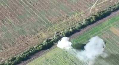 Ukrainian T-64BV tank fires at the Russian T-72B3 tank at close range. Zaporizhia region, recent footage