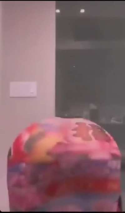 Damn those claps are loud