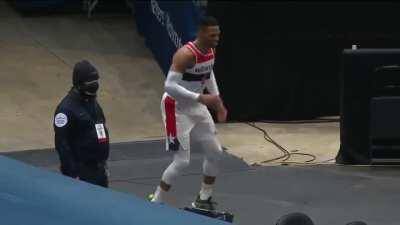 Take On Me vs Blinding Lights (a-ha vs The Weeknd) - [3:05] an Oskr96fred 4 mashup