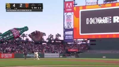 [Highlight] [Highlight] Mike Yastrzemski knocks the second solo shot of the night for the Giants cutting their deficit to 2