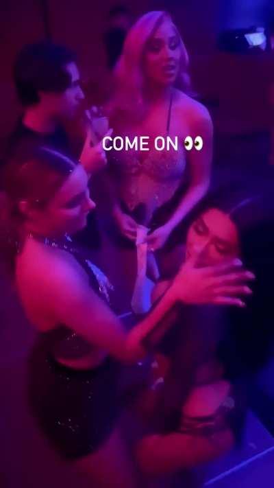 Shaking her ass in Bella's stories 2