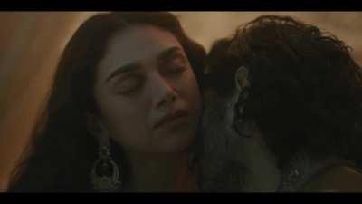 Aditi Rao Hydari in Taj S01 (2023)