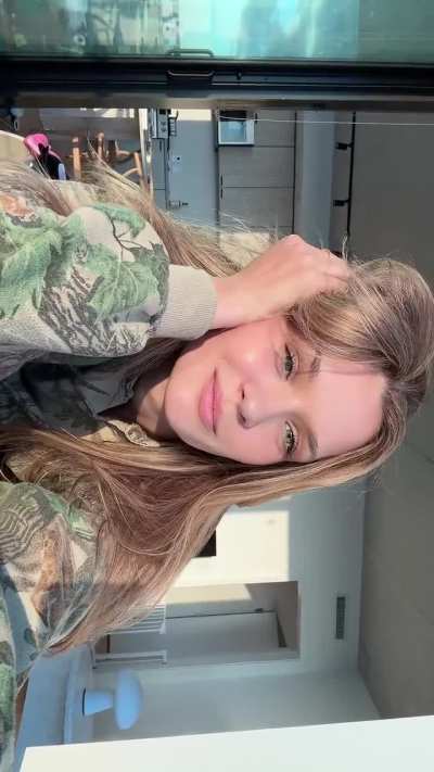 Blondes or brunettes?