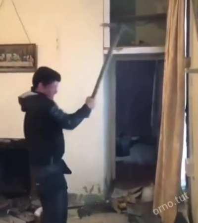 HMB while I will demolish... ...my leg