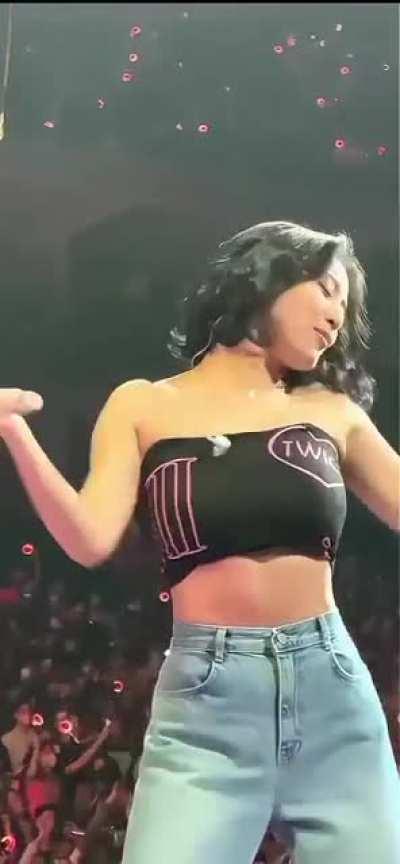 Jihyo Body proportion