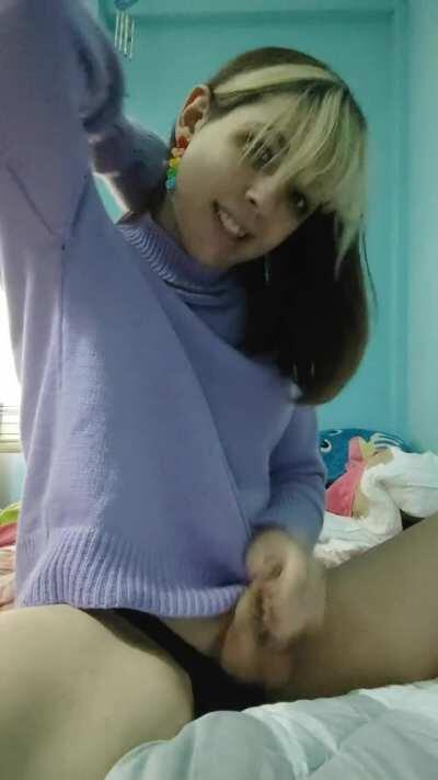 Wish someone could lend me a hand 💜