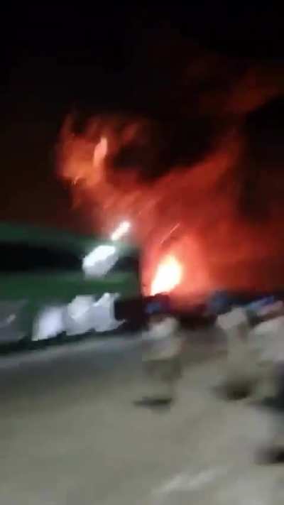 La explozion de Ezeiza pero con la musica de fallout de fondo