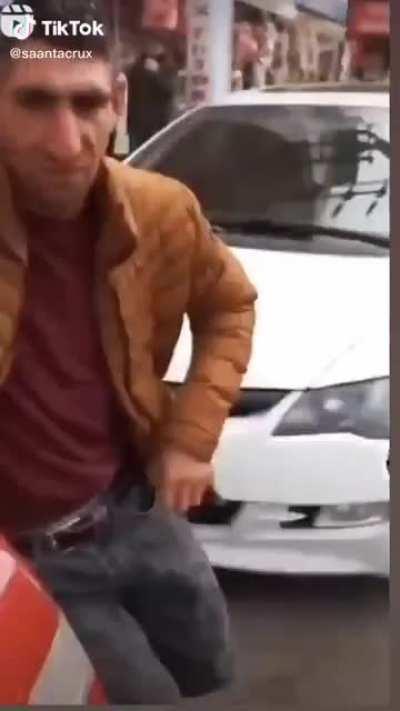 POV: te encontras a bana en la calle cuando pierde una speedrun de gta