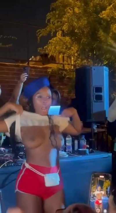 Janelle Monae flashing her gorgeous boobies