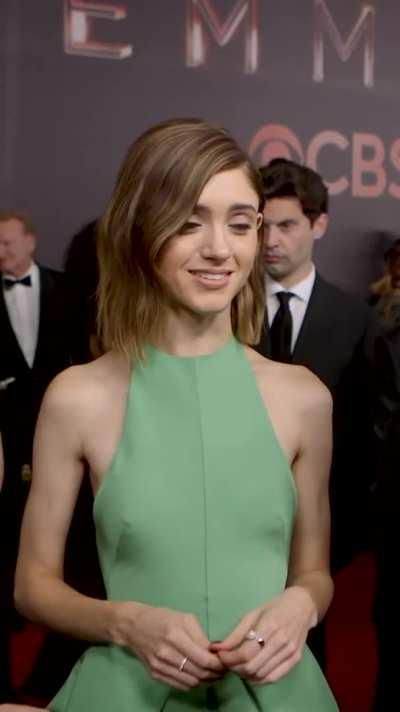 Natalia Dyer makes me absolutely throb