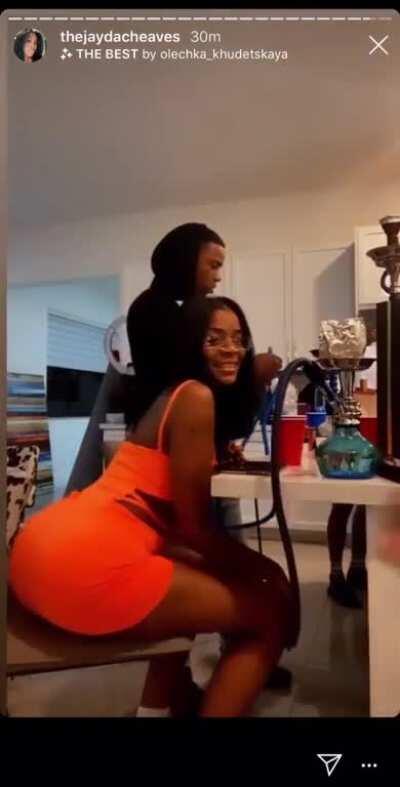 Jayda and her friend 🍑