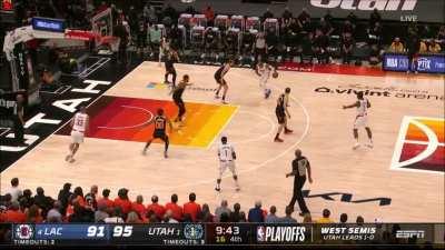 [Highlight] Paul George puts the moves on