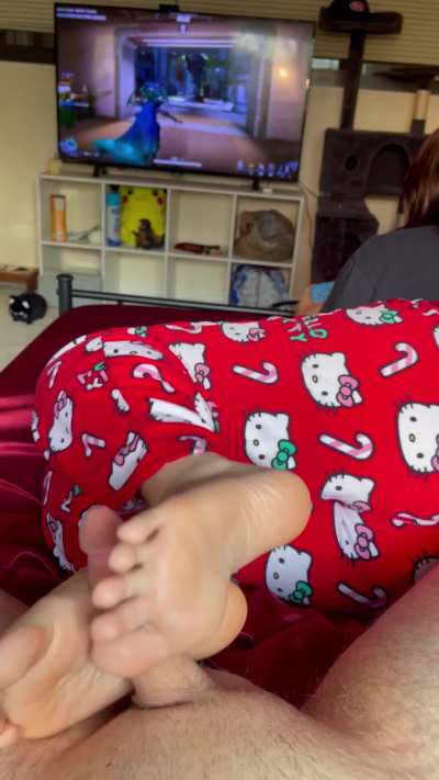 I just want to play games😒