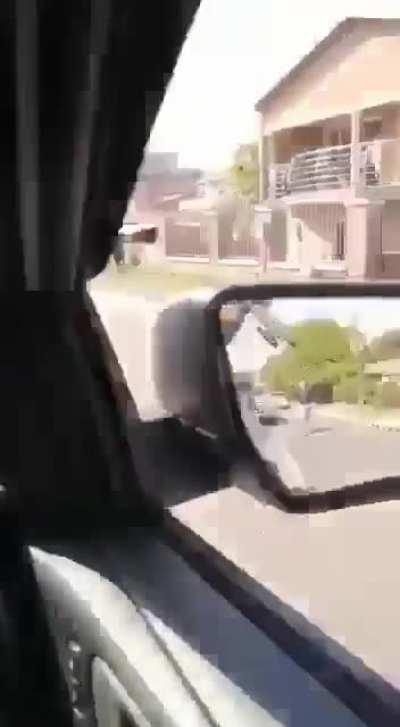 Crazy footage from South Africa. Police are nowhere to be found and people are taking the matter of defending their neighbourhoods into their own hands