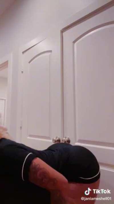 Slow Mo Whine 🍑 Tiktok