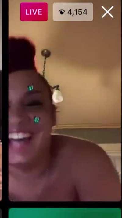 Mullattox617 😍😍😩(I cropped out the other girl cause I don’t know her age she definitely was wilding.. lol but this one is 21 so we straight) 🔥🔥