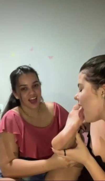 More lesbian foot worship