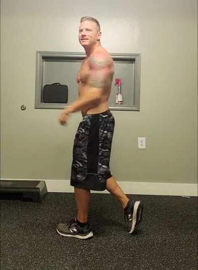 Lazy posing practice after cardio. First comp in 8 weeks. True novice in physique and classic. See how it goes.