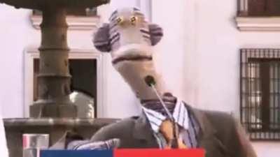 Las y los establecimientos by ministro de education...